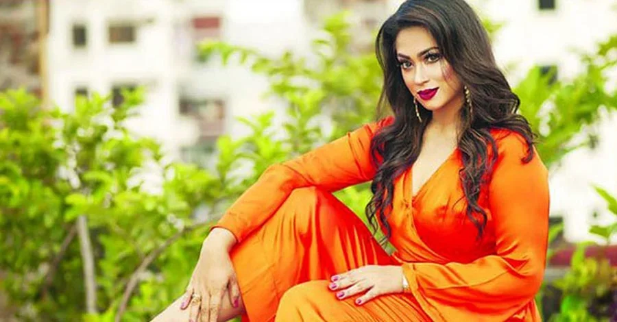 ‘৩০ বছর কষ্ট করেছি, টাকা কামানোর মেশিন বানিয়েছে আমাকে’: পপি