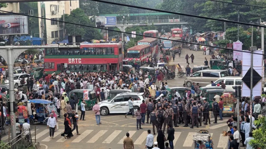 প্রশ্নপত্র ফাঁসের অভিযোগে নিয়োগ পরীক্ষা স্থগিত, ভোগান্তিতে চাকরিপ্রার্থীরা