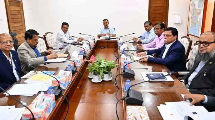 রাজধানীর পাঁচ লেকের দূষণ রোধে প্রধানমন্ত্রীর ১০ নির্দেশনা