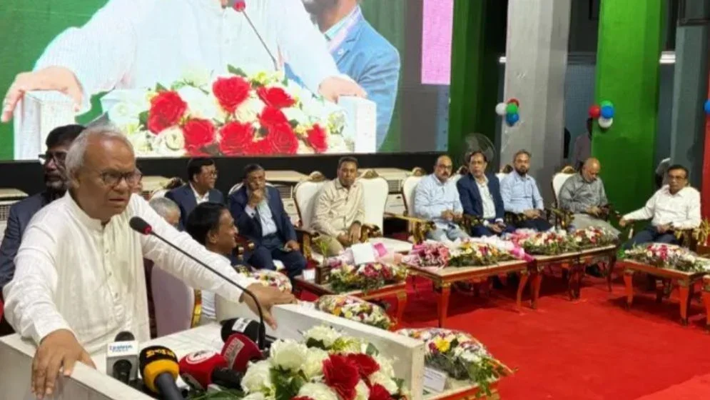 বস্ত্র ও পোশাক খাতের সংকট নিরসনে ব্যাংকিং খাত পুনর্গঠনের তাগিদ রিজভীর
