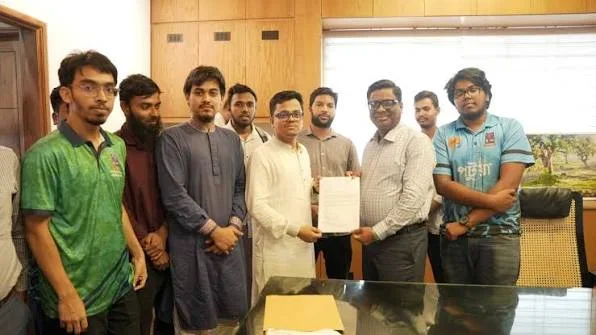 ঢাবির অকেজো লিফট নিয়ে ডাকসু-ডিনের পাল্টাপাল্টি দাবি