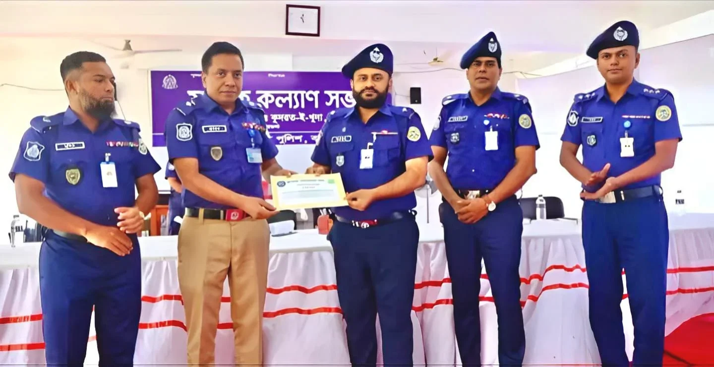 বরগুনায় পুলিশের মাস্টার প্যারেড ও মাসিক কল্যাণ সভা অনুষ্ঠিত