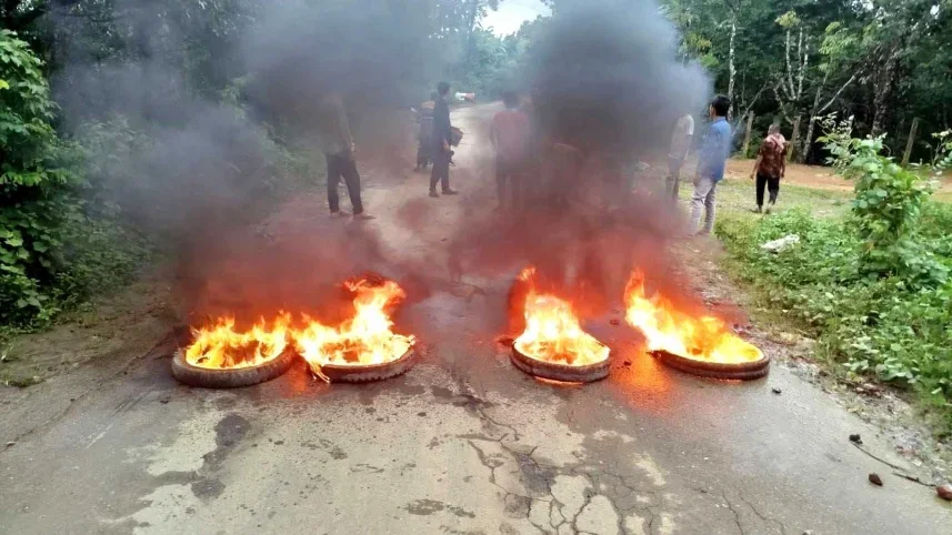 সাজেকে ৪৮ ঘণ্টার সড়ক অবরোধ শুরু, নিরাপত্তা নিয়ে উদ্বেগ