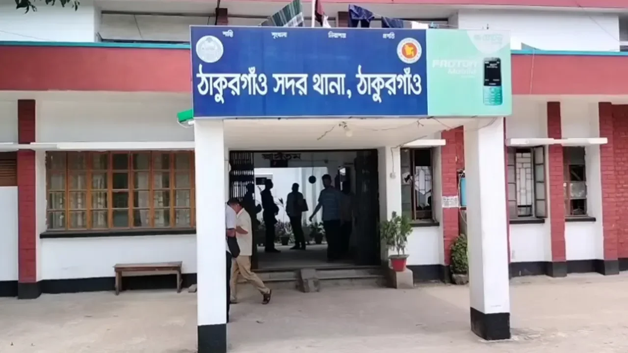 ঠাকুরগাঁওয়ে জুয়ার আসরে অভিযান, চার পুলিশ সদস্য গ্রেপ্তার