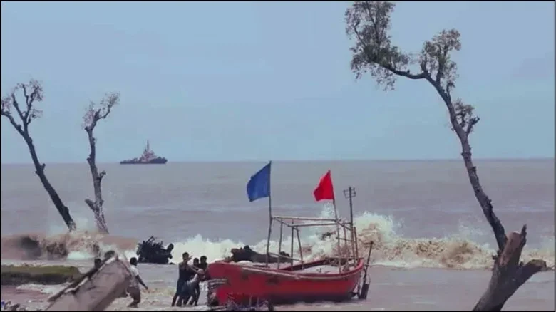 বঙ্গোপসাগরে সুস্পষ্ট লঘুচাপ, গভীর সমুদ্রে যেতে নিষেধাজ্ঞা