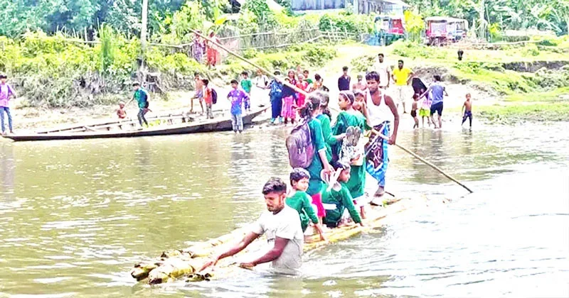 জয়ন্তী নদীর ওপর সেতুর অপেক্ষা, কমছে না দুই জেলার মানুষের দুর্ভোগ