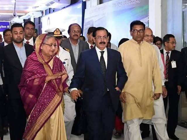 ডিসেম্বরে দেশে ফেরার প্রস্তুতি নিচ্ছেন শেখ হাসিনা, সভাপতির দায়িত্বে শেখ সেলিম