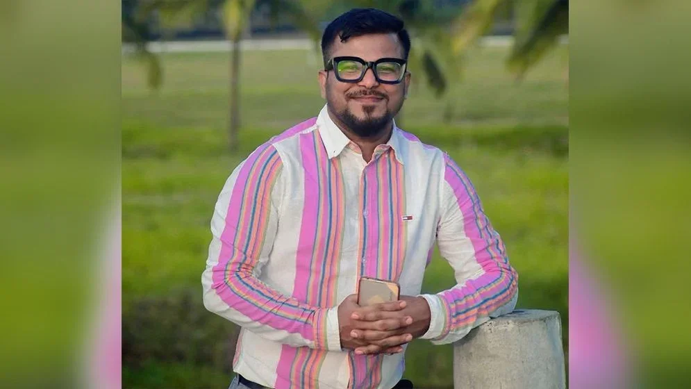 নীরবে কাজ করে যেতে চান জনপ্রিয় গীতিকার সালাউদ্দিন সাগর