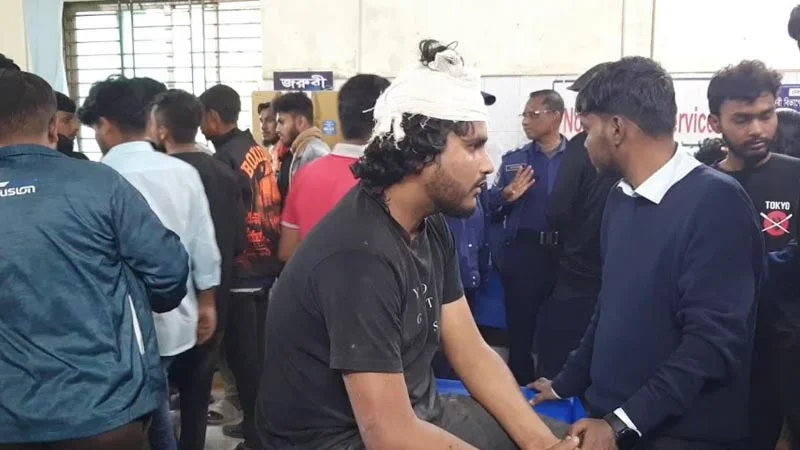 সোনাগাজীতে ছাত্রদলকর্মীর তিন আঙুল বিচ্ছিন্ন, আটক ১