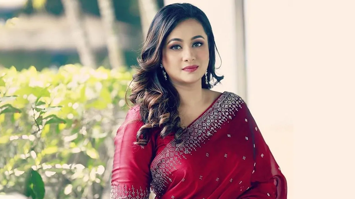 জীবনের ঝড়েও আলো ধরে রাখার বার্তা পূর্ণিমার