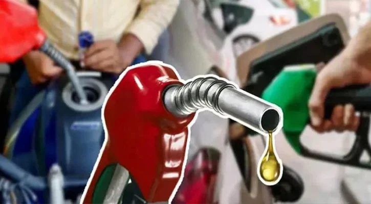 জ্বালানি তেলের দাম বাড়ায় চাপে সাধারণ মানুষ, কমছে তেল কেনার পরিমাণ