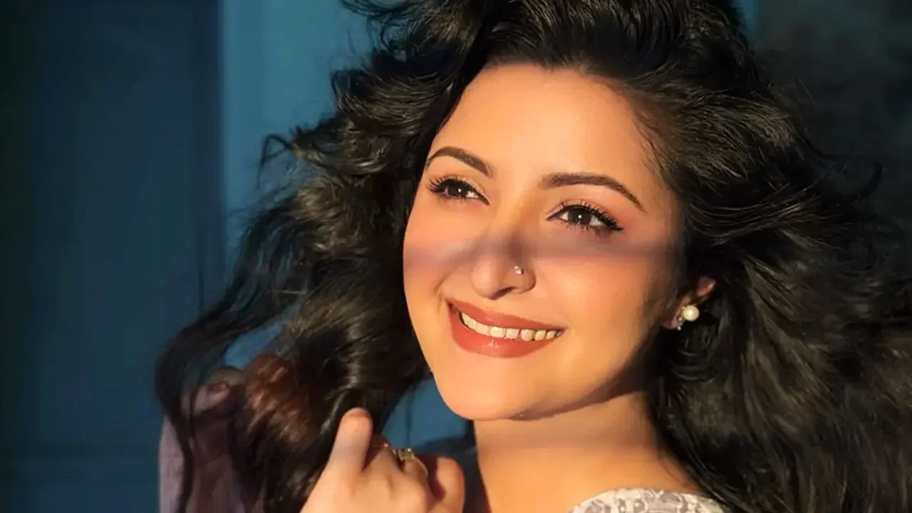 প্রথম ক্রাশ রনিত রায়ের ভিডিও শেয়ার, ভালোবাসার ইমোজি পরীমনির